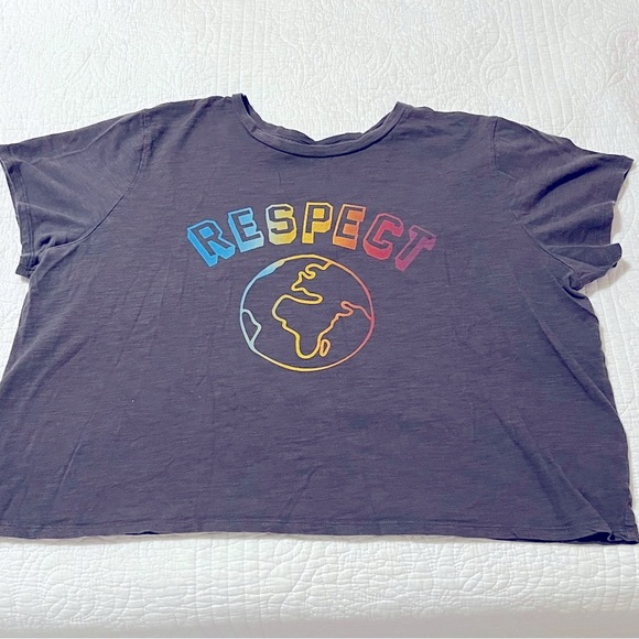 Lucky Brand Tops - 🍊Lucky Brand Gray Cropped Graphic Tee XL🍊